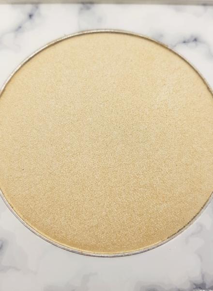 Highlighter Pressed Powder Bellini (2) - Beau Bakers Co 